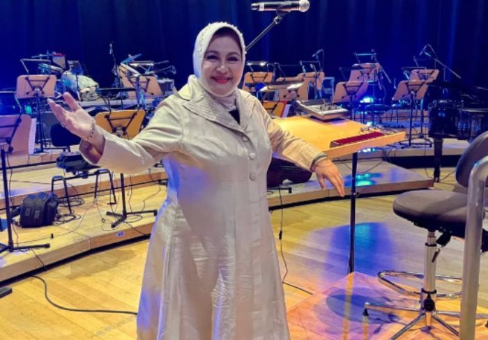 Profil Penyanyi Lawas Emilia Contessa, yang Meninggal Dunia di Usia 67 Tahun