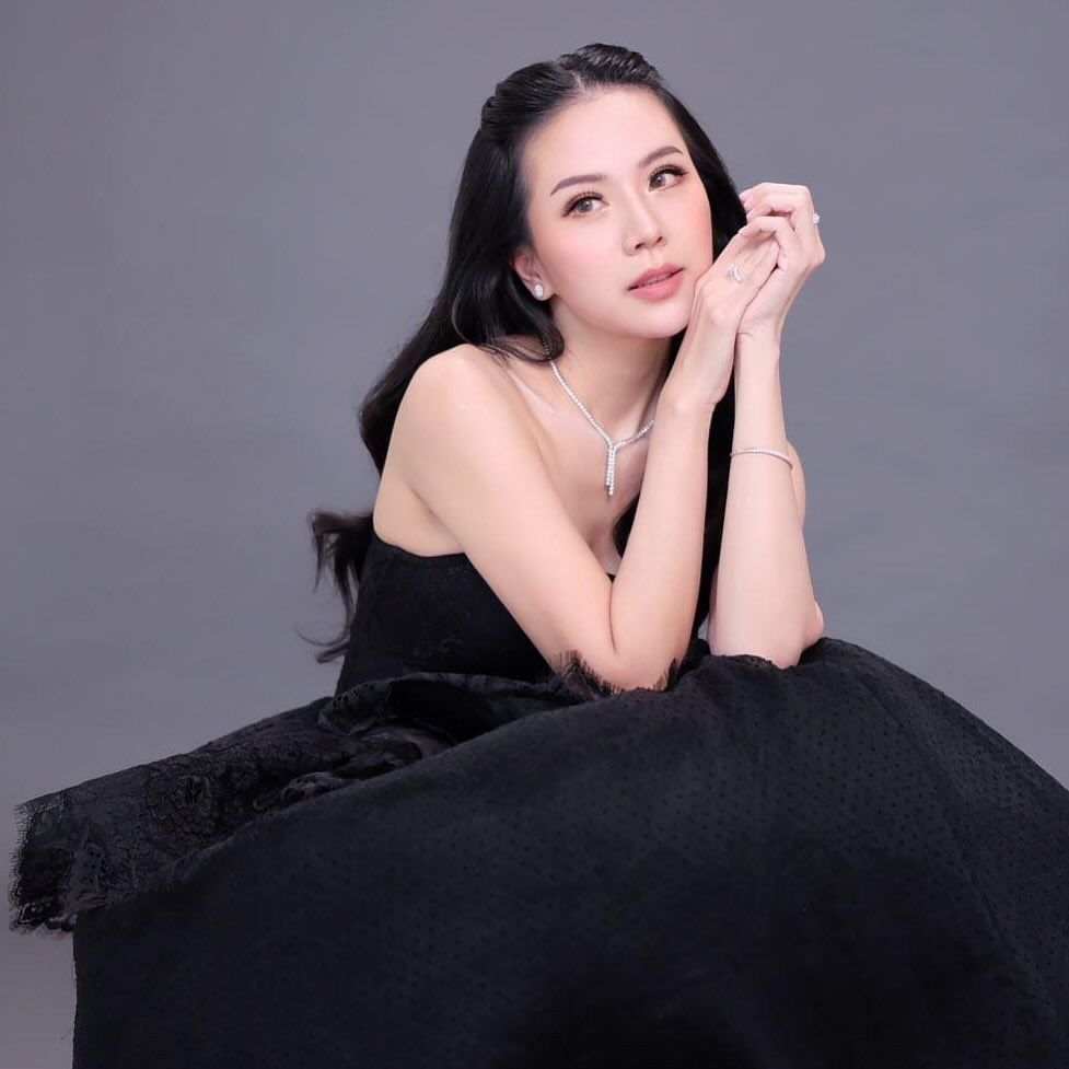 Profil Agnes Jennifer, TikToker Tajir yang Bongkar Perselingkuhan Suaminya Berkode 'Gayung Love Pink'