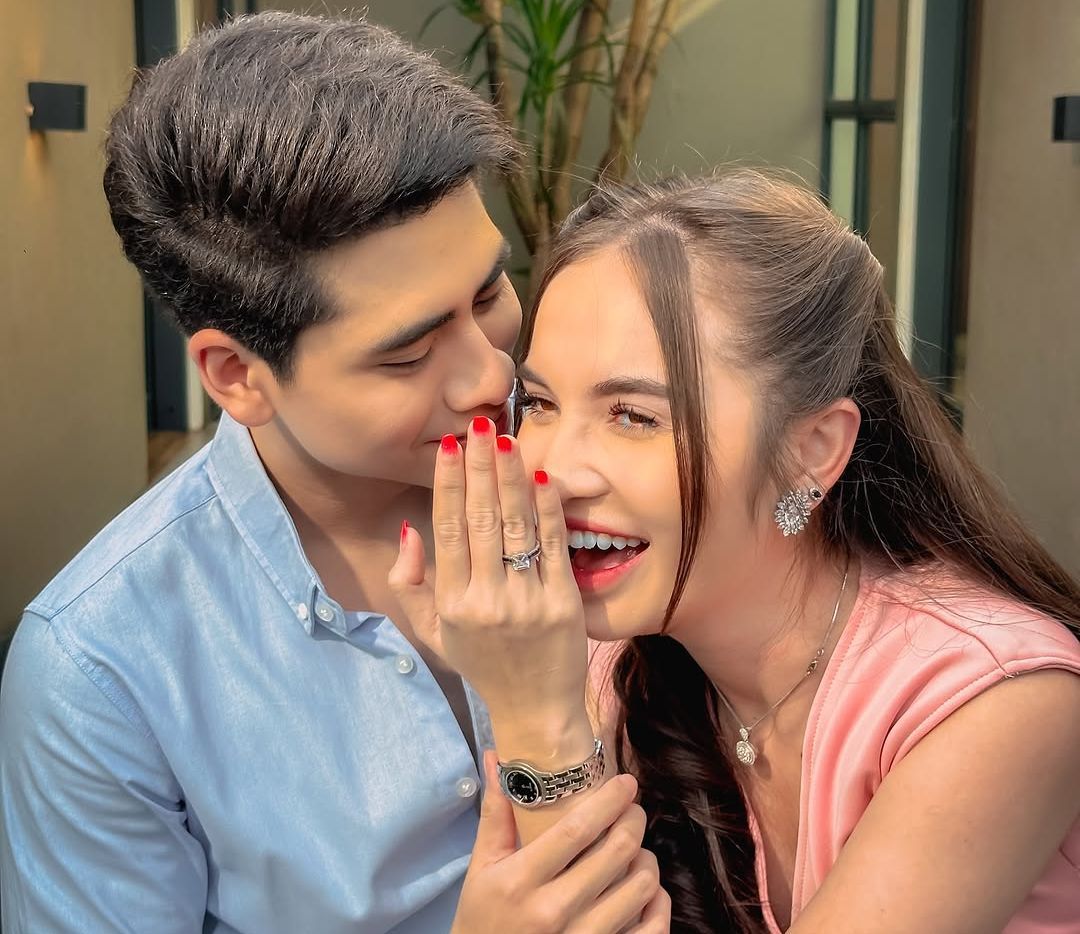 Athalla Naufal Sematkan Cincin ke Elina Joerg di Hari Valentine