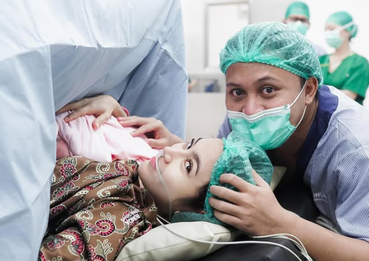 Selamat! Rizky Febian dan Mahalini Dikaruniai Anak Pertama, Ini Namanya
