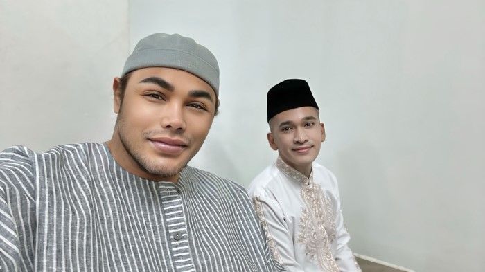 Ruben Onsu Umumkan Mualaf Tepat di Hari Raya Idul Fitri, Jalani Salat Id Perdana Ditemani Ivan Gunawan