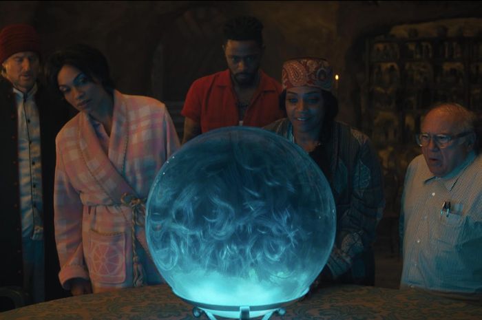 Review ‘Haunted Mansion’: Memadukan Elemen Horor dan Komedi yang Pas Banget