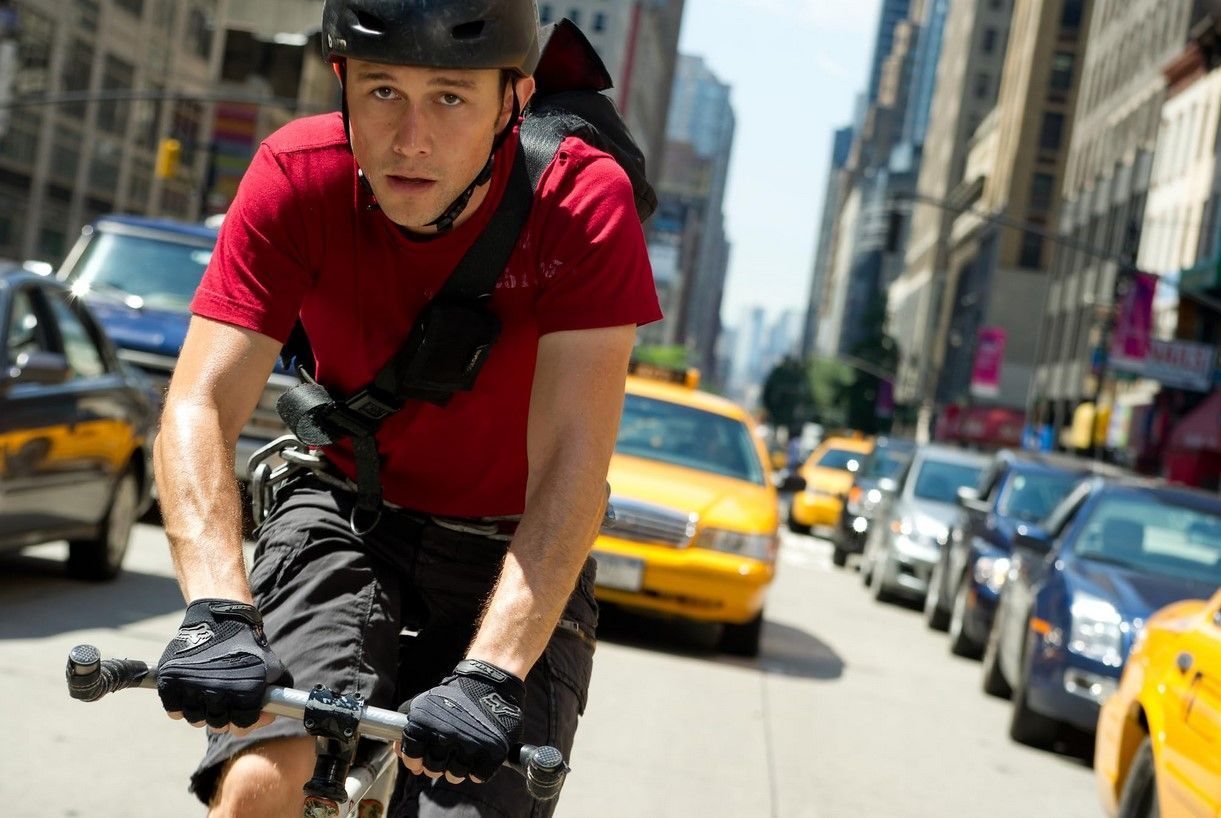 Review Premium Rush (2012), Film Seru Tentang Kurir Sepeda yang Terlibat Pengiriman Berbahaya