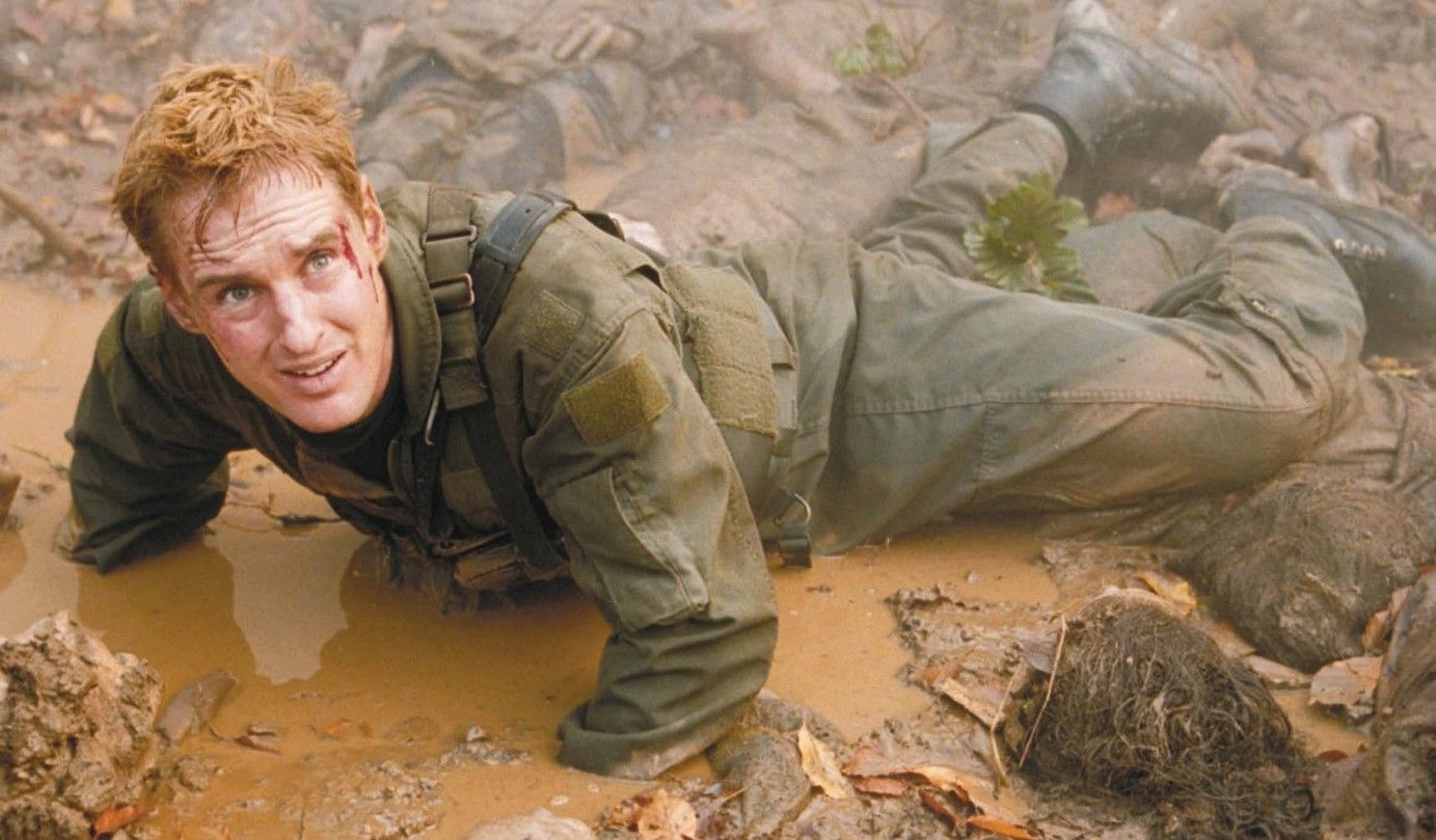 Review Behind Enemy Lines (2001): Ketika Seorang Pilot Terjebak dan Diburu di Wilayah Musuh