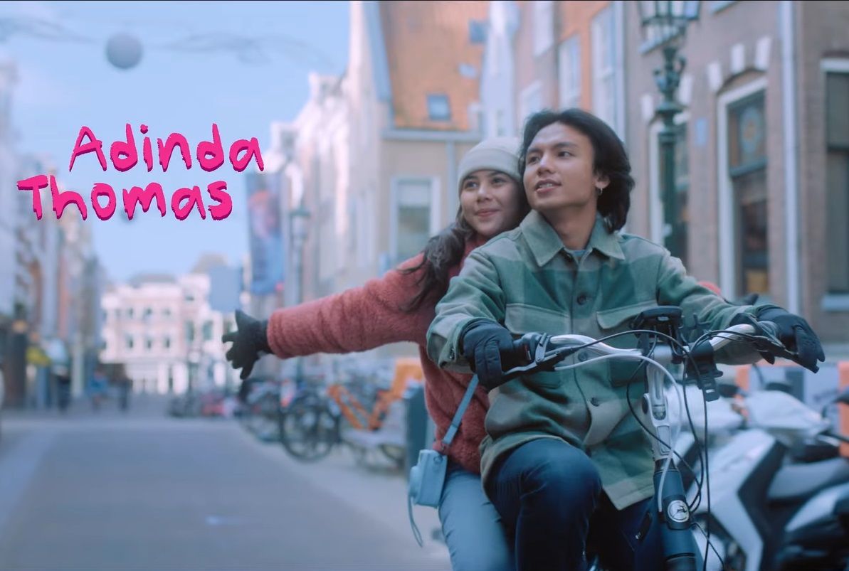 Bermain Dalam Film 'Bangsatnya Cinta Pertama', Adinda Thomas : Kisah Cinta Pertama adalah Perjalanan Panjang