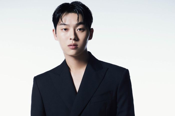 Choi Hyun Wook Pemain 'Twinkling Watermelon' Tuai Kontroversi, Merokok dan Buang Putung Rokok Sembarangan