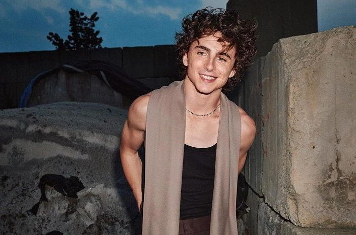 Timothée Chalamet Latihan Bareng Tim 'Elvis' buat Persiapan Peran sebagai Boby Dylan di Fim Biopik Terbaru