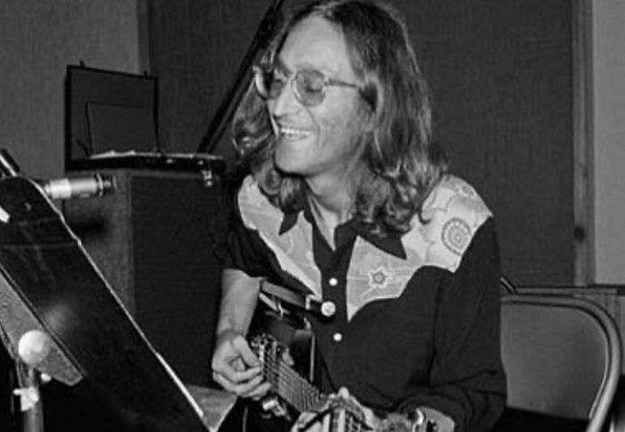 Kisah Pembunuhan John Lennon akan Jadi Serial Dokumenter Baru di Apple TV+