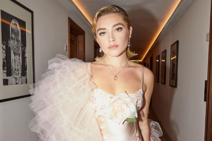 Wajah Florence Pugh Dilempar Benda Asing oleh Penonton saat Promosi Film 'Dune: Part Two'