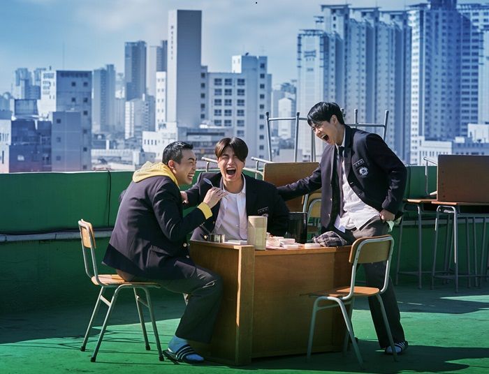 Rilis Poster Baru, Junhoe iKON dan Jo Byeong Gyu Jadi Anak SMA Di Film Fantasi Time Traveller 