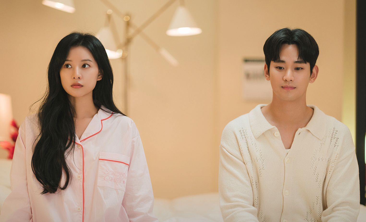 Cuplikan 'Queen of Tears' Episode 6, Kim Soo Hyun dan Kim Ji Won Nikmati Bulan Madu Kedua