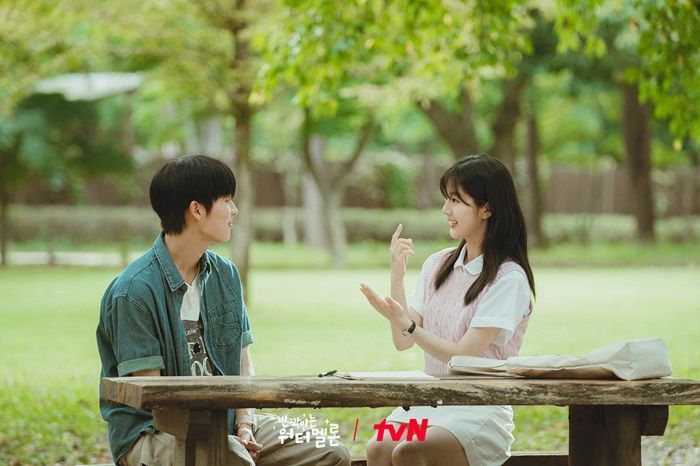 Balik Lagi ke Masa Sekolah, Ini 4 Rekomendasi Drama Korea Time Travel Seru!