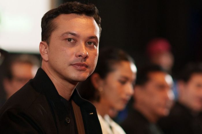 11 Film Nicholas Saputra Terbaru di Bioskop dan Netflix, Seru!