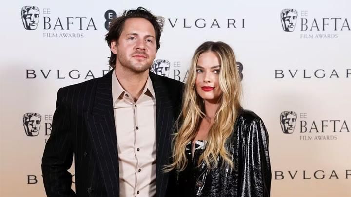 Margot Robbie Dikabarkan Hamil Anak Pertama dengan Tom Ackerley