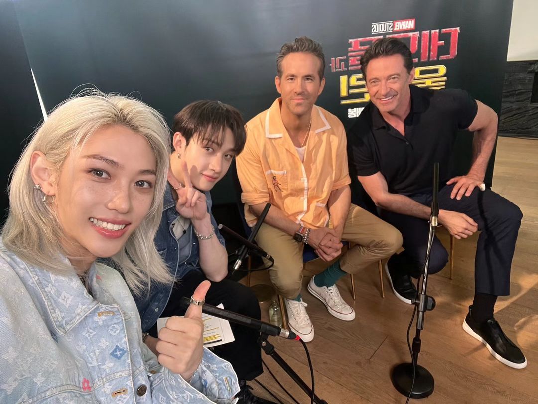 Ryan Reynolds dan Hugh Jackman Tampil di Acara Musik SBS, Jadi Special MC di 'Inkigayo'