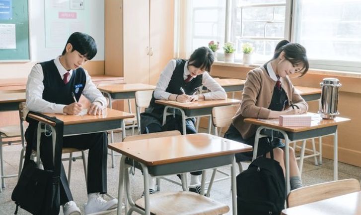 Love Next Door Rilis Foto Preview Episode Ketiganya: Surat untuk Masa Depan