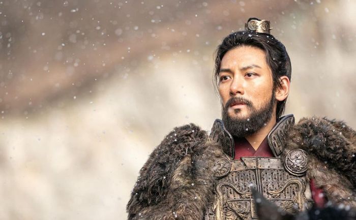 Mengenal Karakter Raja yang Diperankan Ji Chang Wook di Drama Queen Woo