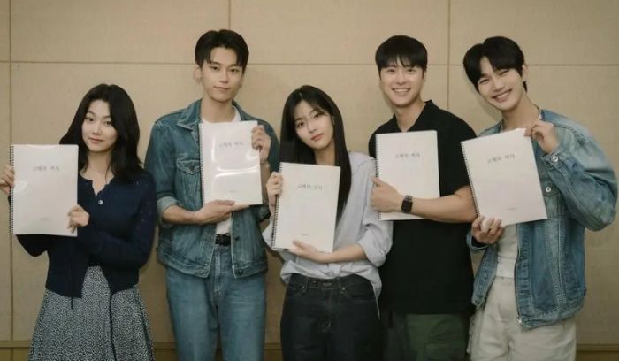 Gong Myung, dan Shin Eun Soo Bintangi Film Romantis Terbaru Netflix ‘Love Untangled’