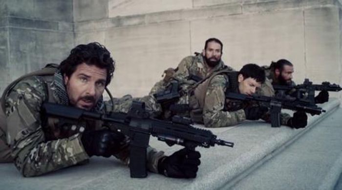Sinopsis Film 'Navy Seals vs Zombie'  Misi Penyelamatan di Tengah Wabah Zombie