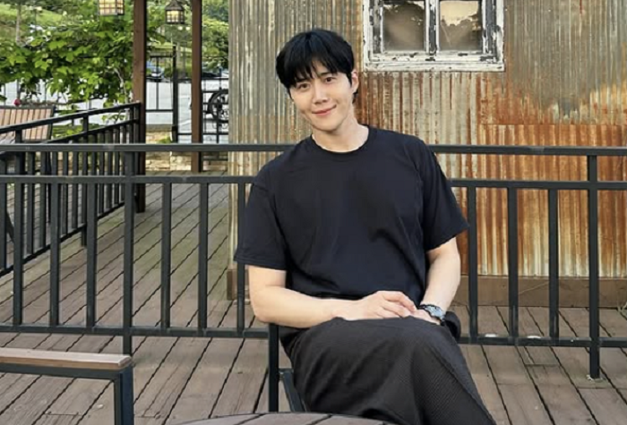 Kim Seon Ho Putuskan Hengkang dari SALT Entertainment, Sinyal Positif Merapat ke Agensi Song Joong Ki