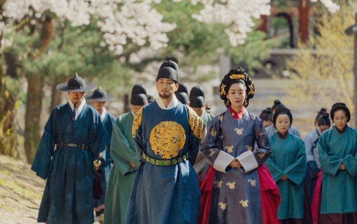 5 Poin Penting di The Queen Who Crowns Episode 1 dan 2, Penuh Konflik!