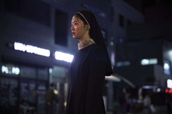 Review Film Thriller Eksorsisme Terbaru Song Hye-kyo dan Jeon Yeo-bin 'Dark Nuns'