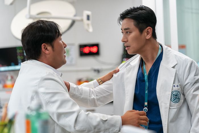 Review 'The Trauma Code: Heroes on Call', Drakor Medis Terbaru Ju Ji Hoon di Netflix!