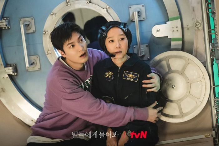 Review When the Stars Gossip Episode 9-10: Visual Memukau dengan Cerita Rumit!