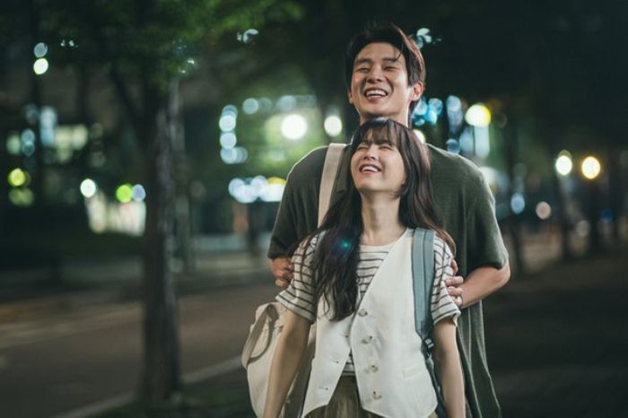 Review Melo Movie, Drakor Romantis Choi Woo Shik dan Park Bo Young di Netflix!