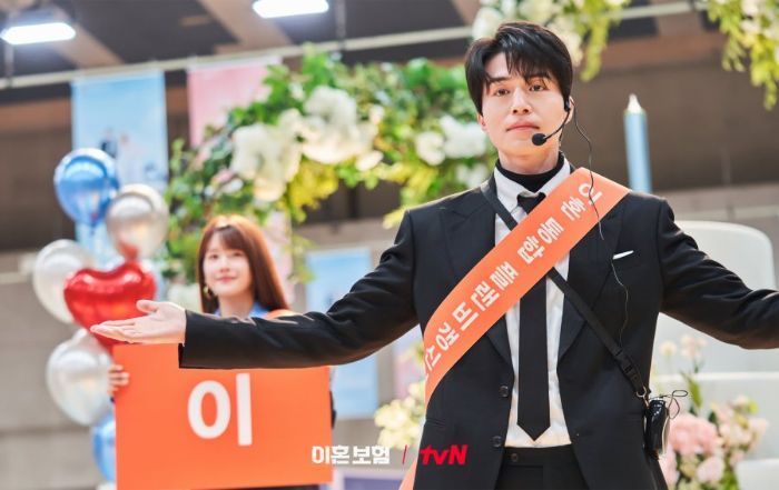 3 Alasan Harus Nonton The Divorce Insurance, Drakor Komedi Romantis Terbaru 2025