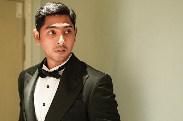 9 Film dan Series Terbaru yang Dibintangi Arya Saloka, Seru!