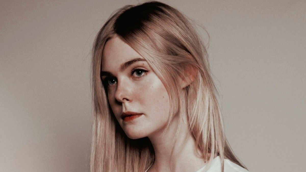 Elle Fanning Resmi Perankan Effie Trinket di Prekuel The Hunger Games!