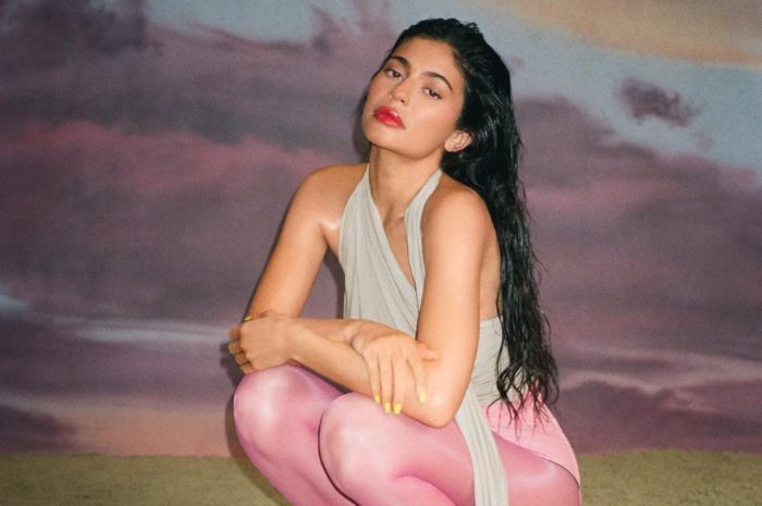 Kylie Jenner Buka Suara Usai Dituding Operasi Plastik di Seluruh Wajah: Itu Hanya Filler!