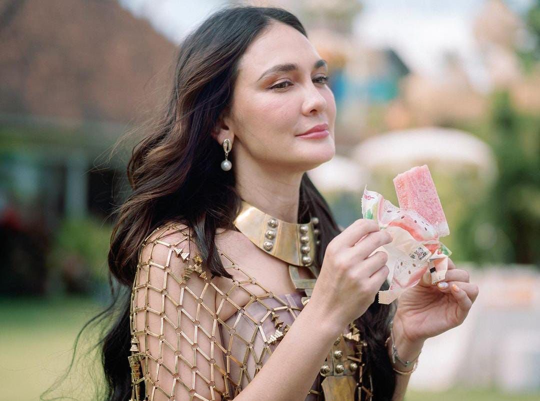 Gaya Cantik Luna Maya di Pesta Ultah ke-40 Lunachella: Summer Glow