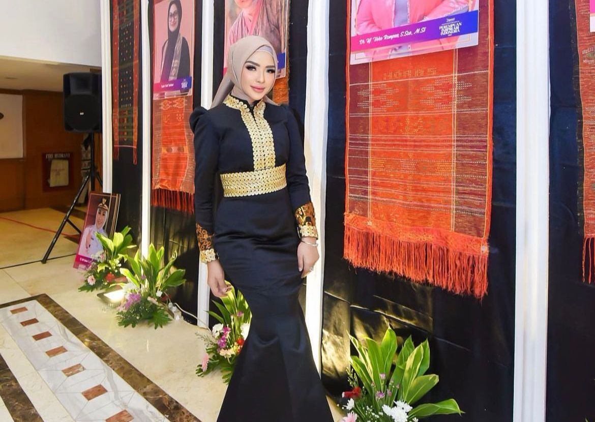 Potret Artis Cantik Zahra Yolanda Lulus SMA Langsung Dinikahi Bupati Taliabu 
