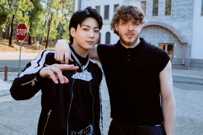 Arti Penting Kalung Berlian Kentucky yang Dipakai Jungkook BTS dengan Jack Harlow