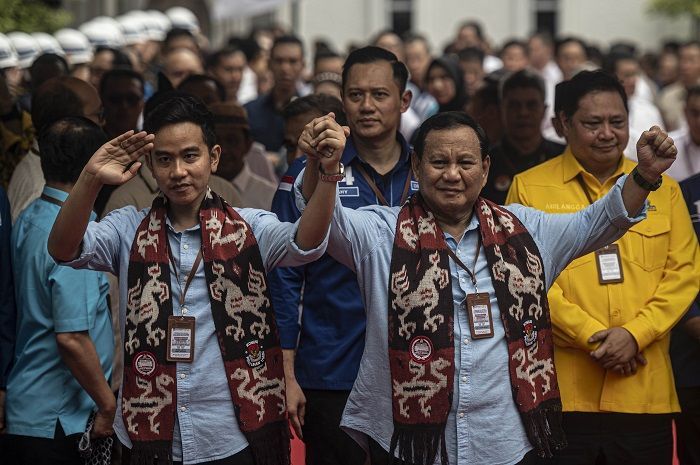 Prabowo-Gibran Kompak Pakai Kemeja Biru Muda saat Daftar Pilpres 2024 ke KPU, Ini Maknanya 