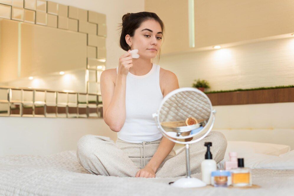 Rutinitas Skincare Malam untuk Kulit Cerah dan Bebas Jerawat