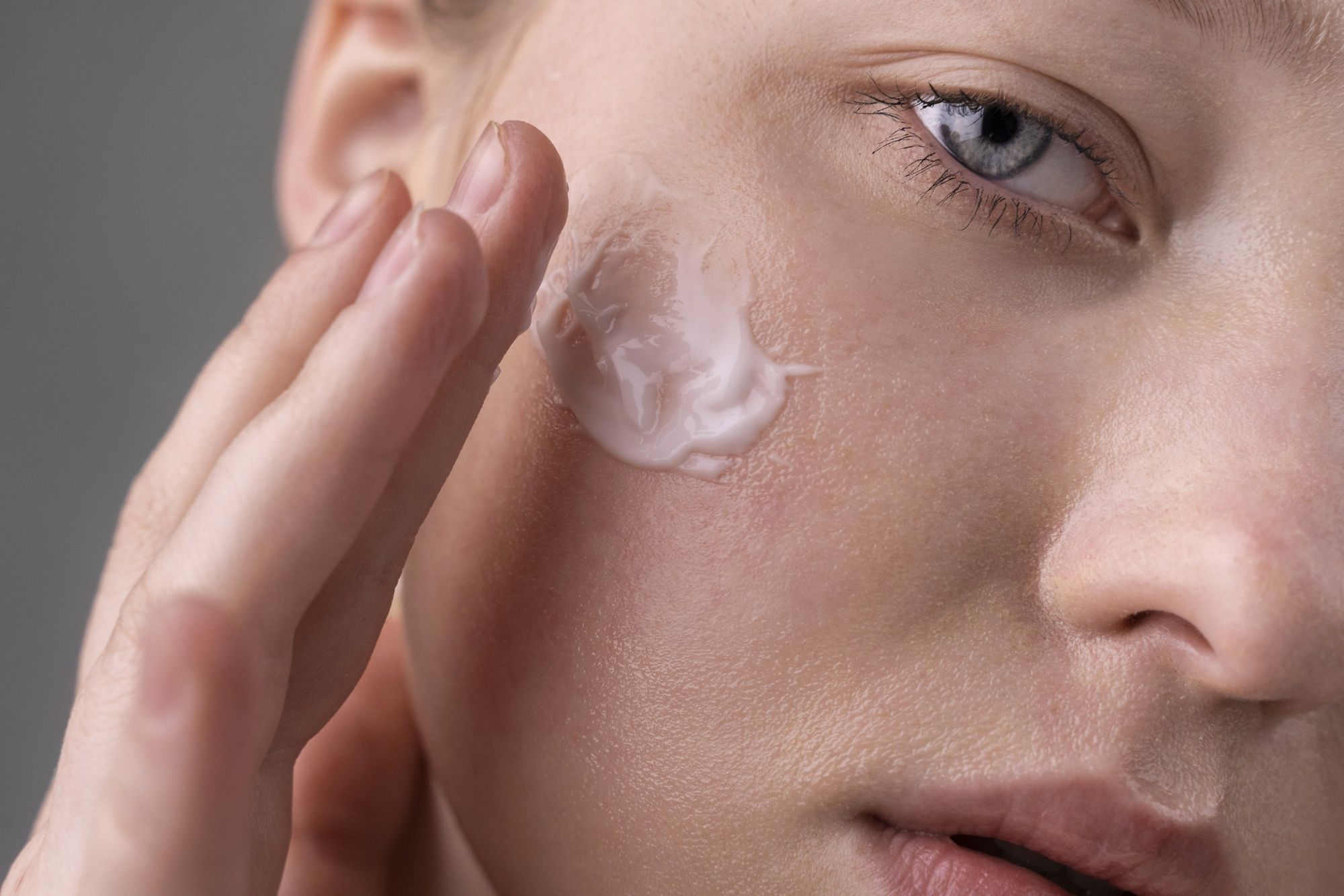 Kulit Glowing Bukan Mimpi! Coba 7 Langkah Skincare Malam Ini!
