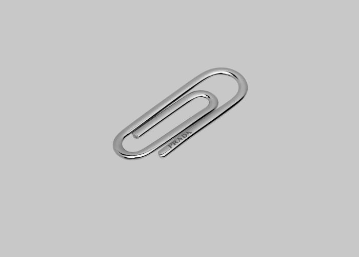 Bikin Tepuk Jidat, Prada Jual Paperclip dengan Logo Ukir Seharga Rp6 Juta
