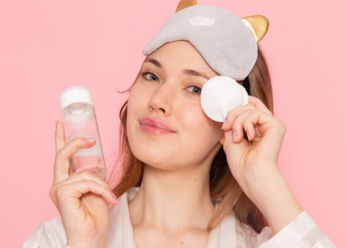 4 Tips Perawatan Kulit Wajah saat Breakout Parah, Cleanser Gak Boleh Skip!