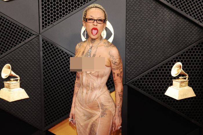 Jadi Sorotan, Doja Cat Kenakan Gaun Korset Tipis dengan Bagian Dada Terbuka di Grammy Awards 2024
