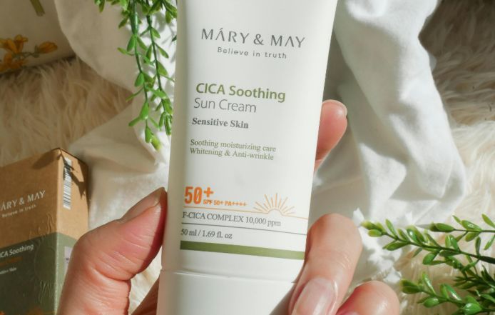 4 Perspektif Seorang Ibu tentang Kontroversi Penghancuran Makeup dan Sunscreen oleh OSIS