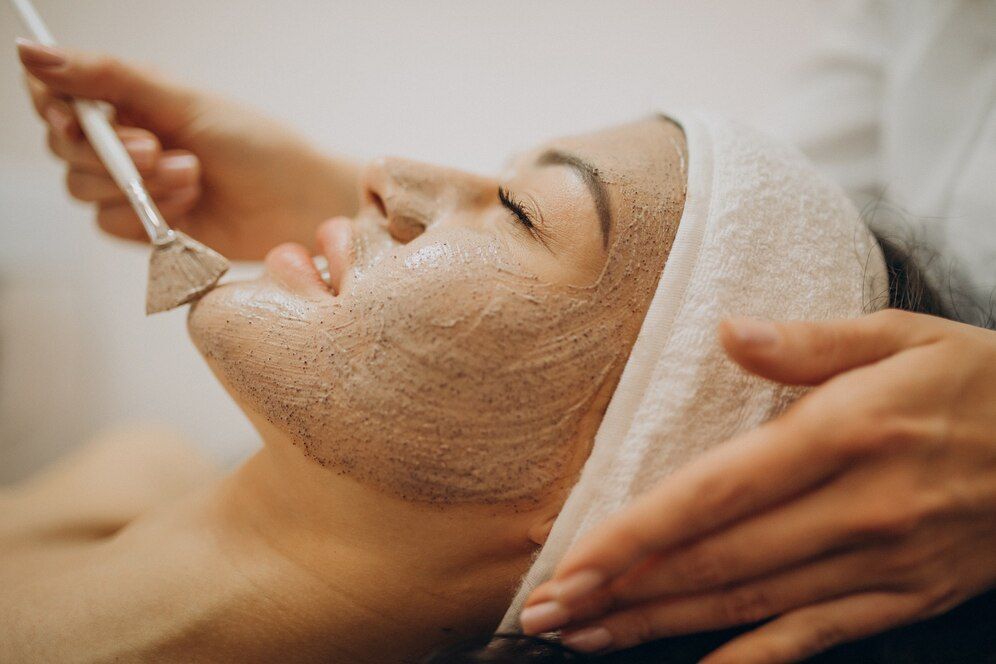 5 Tips Eksfoliasi Kulit yang Aman dan Efektif, Penting Pahami Jenis Kulit Wajah!