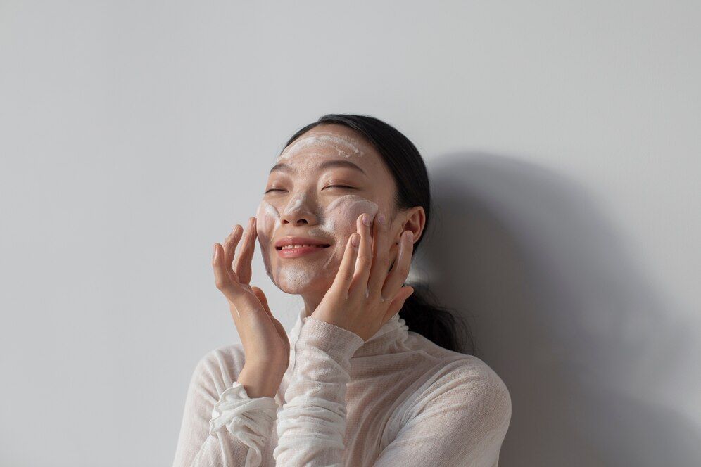Pentingnya Double Cleansing demi Menjaga Kesehatan Kulit Wajah, Jadi Lebih Bersih dan Cerah!