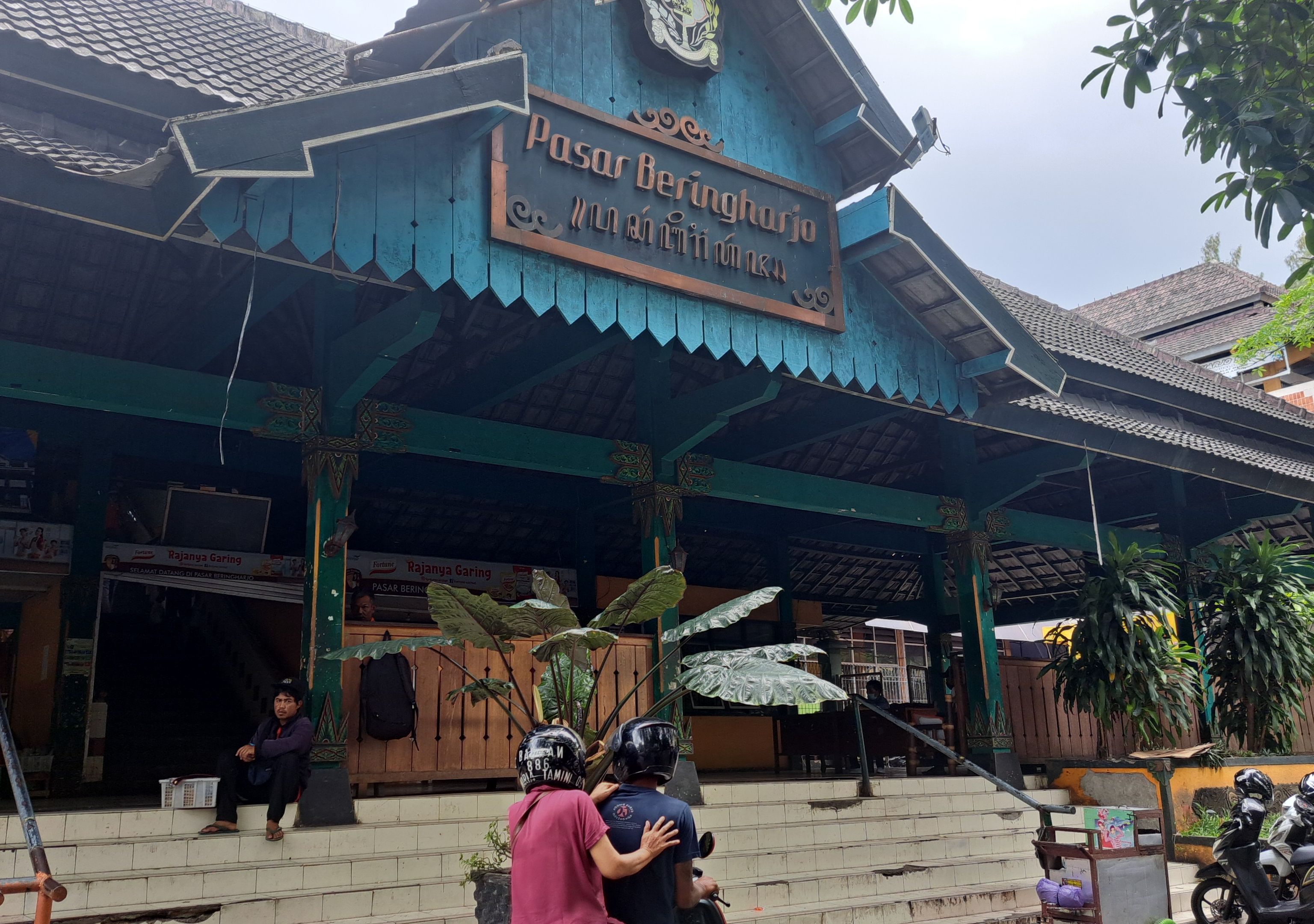 Lebaran Sebentar Lagi, Penjual Pakaian di Pasar Beringharjo Sepi Pembeli