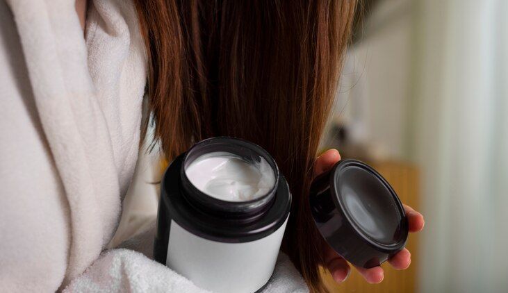 17 Ide Nama Usaha Masker Rambut Kekinian, Bikin Brand Kamu Auto Dilirik Cewek-Cowok Hits!