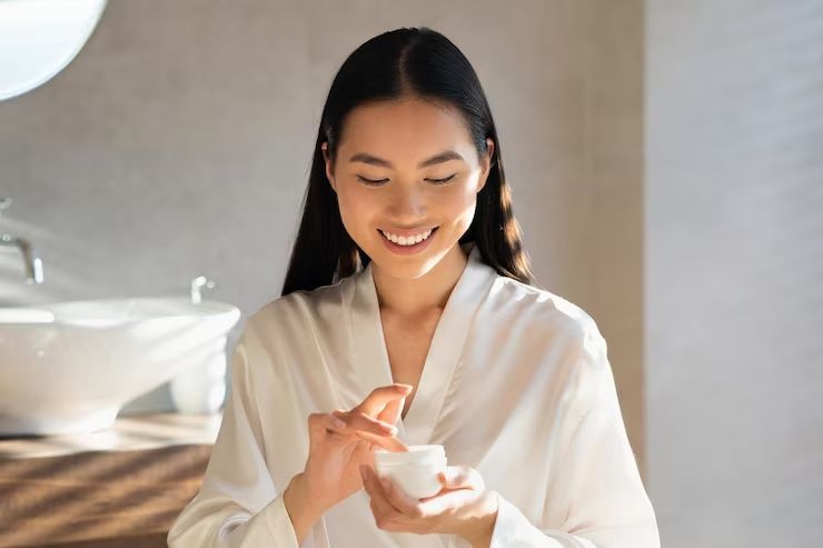 Apa Itu Basic Skincare? Mengenal 3 Dasar Perawatan Kulit dan Manfaatnya