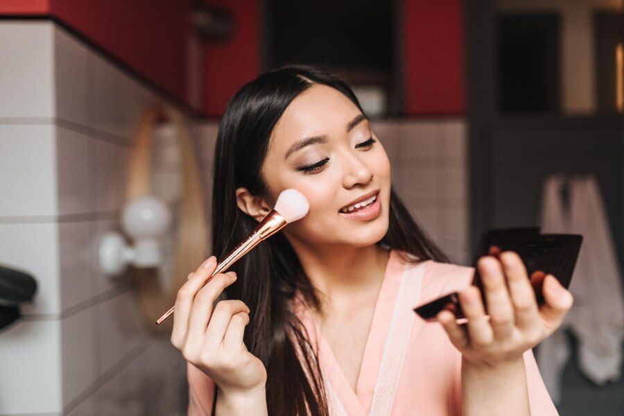 7 Rekomendasi Cream Blush Terbaik 2024 Bikin Pipi Merona Alami