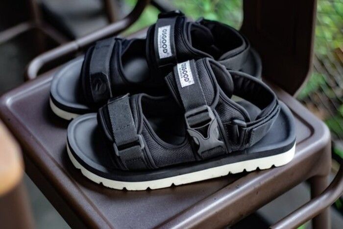10 Brand Sandal Gunung Pria Trendi dan Nyaman Banget, Cocok Dipakai untuk Hiking dan Hangout